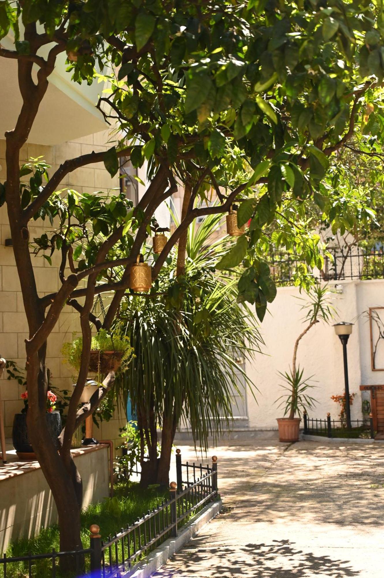 Niche Boutique Hotel Тирана Екстериор снимка