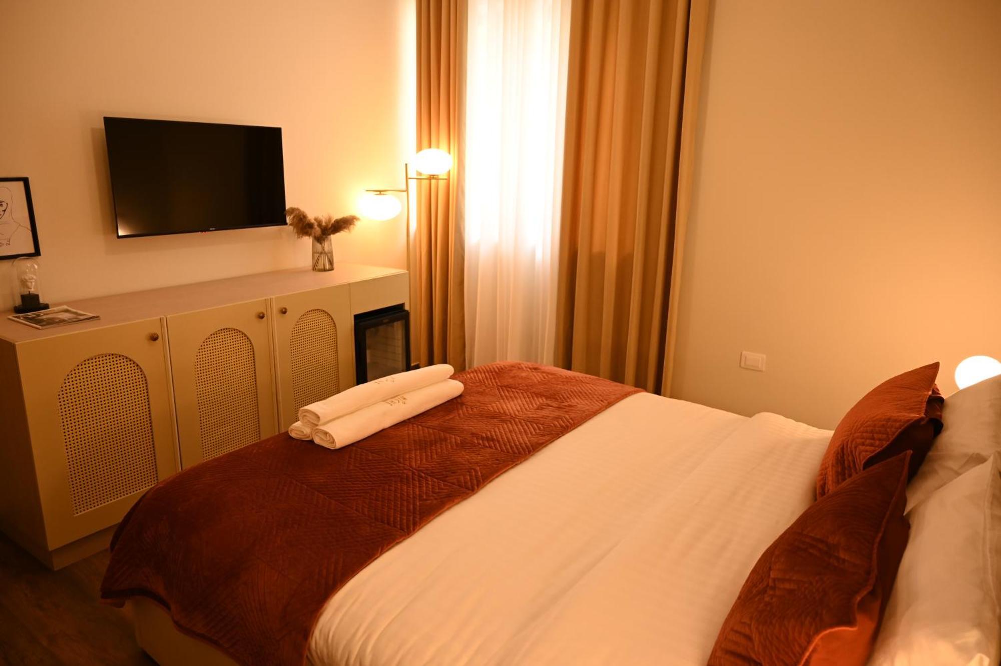 Niche Boutique Hotel Тирана Екстериор снимка